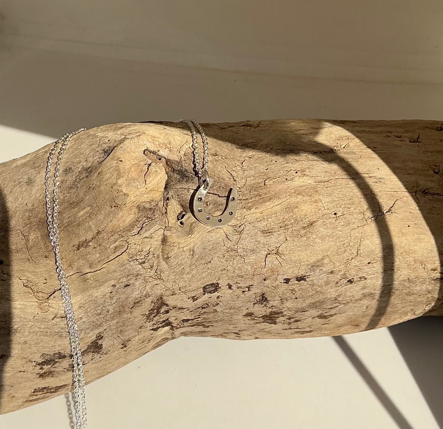 Lucky horseshoe pendant