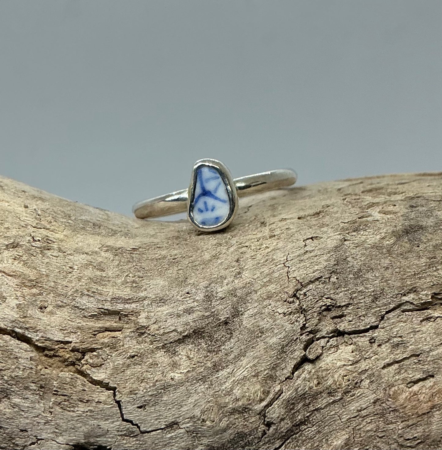 Cute pottery silver ring UK size P1/2