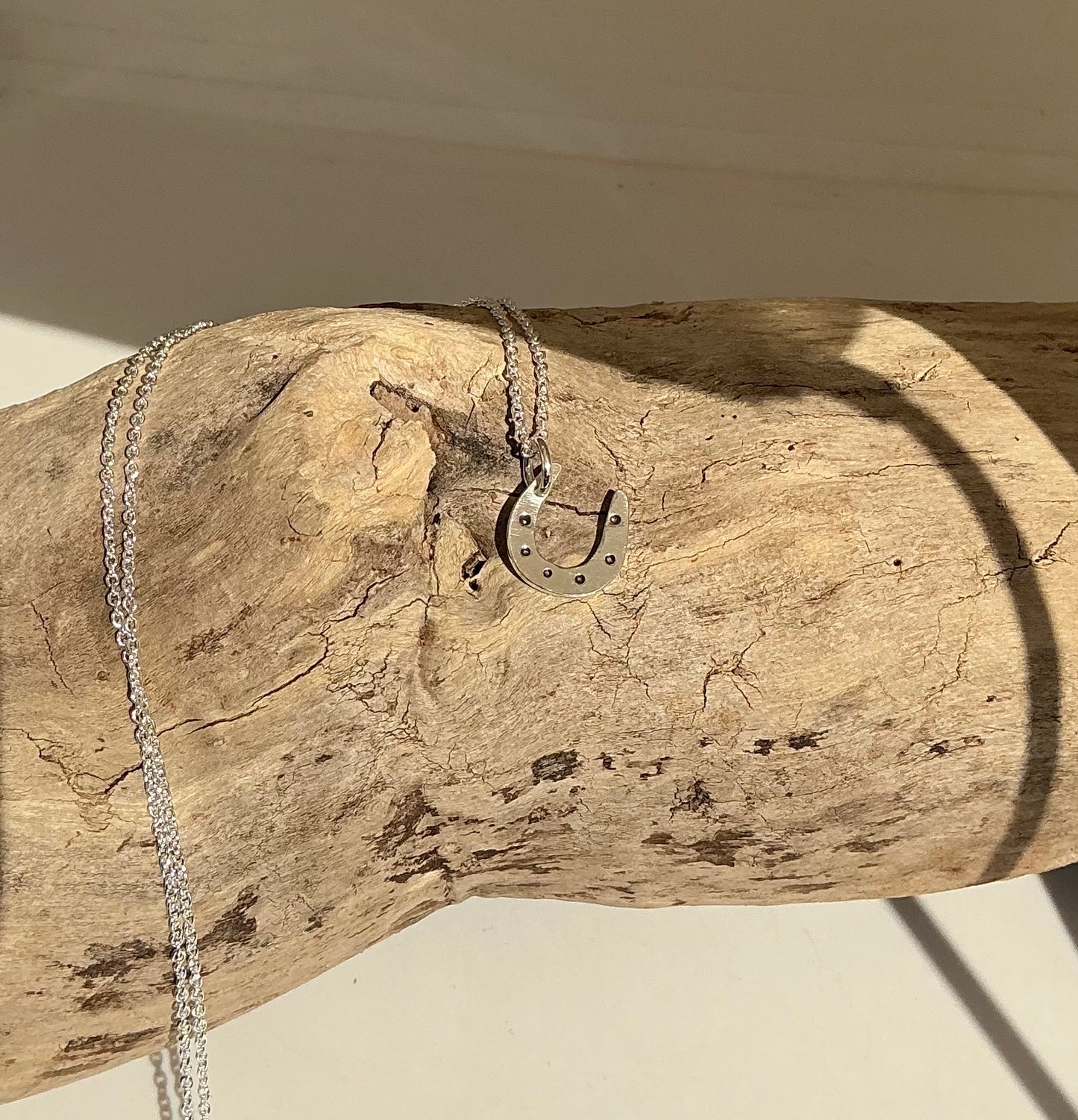 Lucky horseshoe pendant
