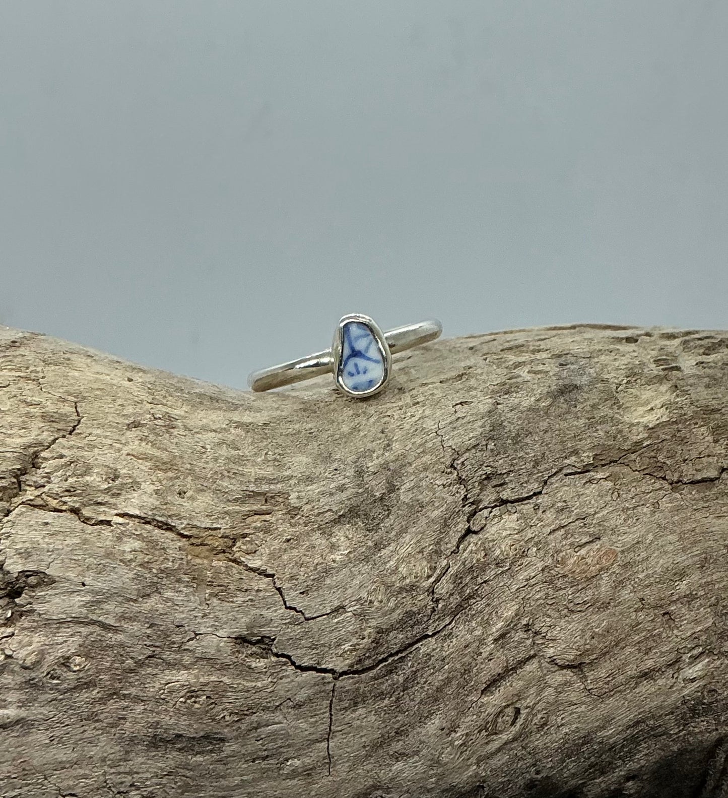 Cute pottery silver ring UK size P1/2