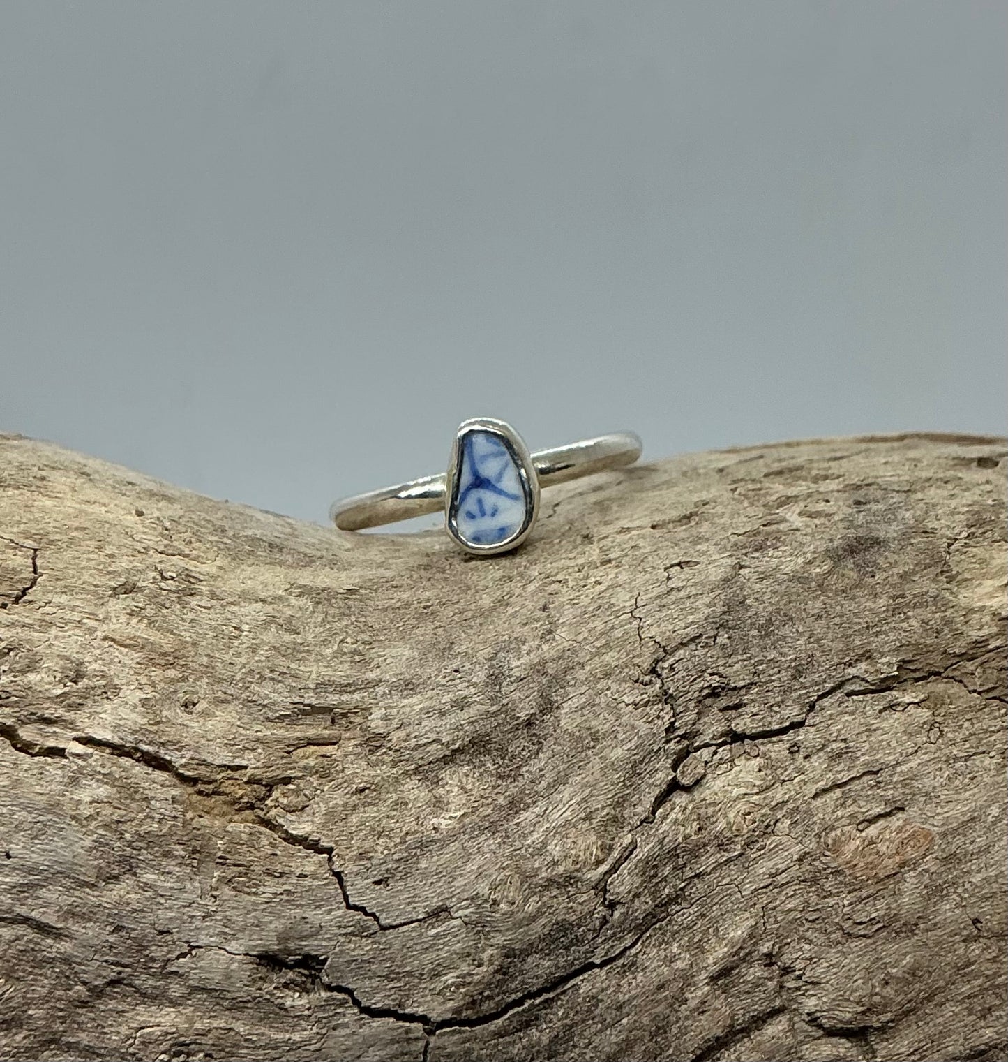 Cute pottery silver ring UK size P1/2