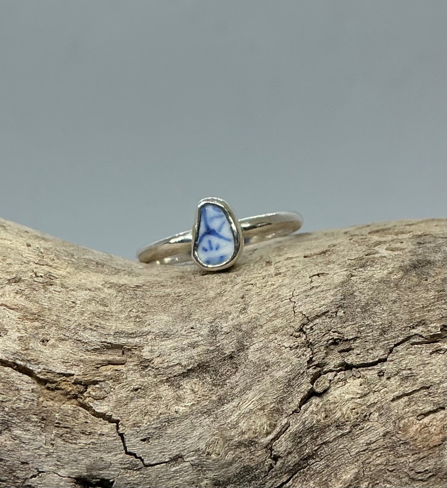 Cute pottery silver ring UK size P1/2