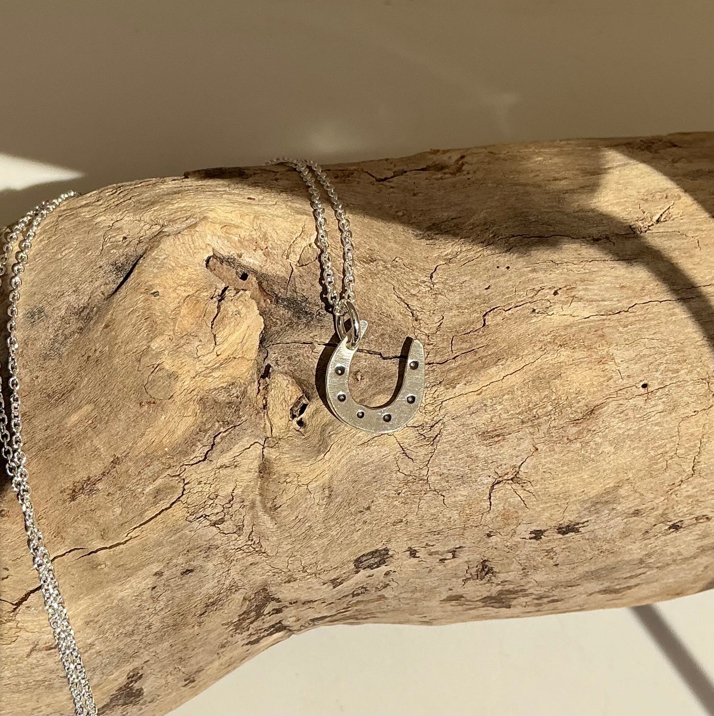 Lucky horseshoe pendant