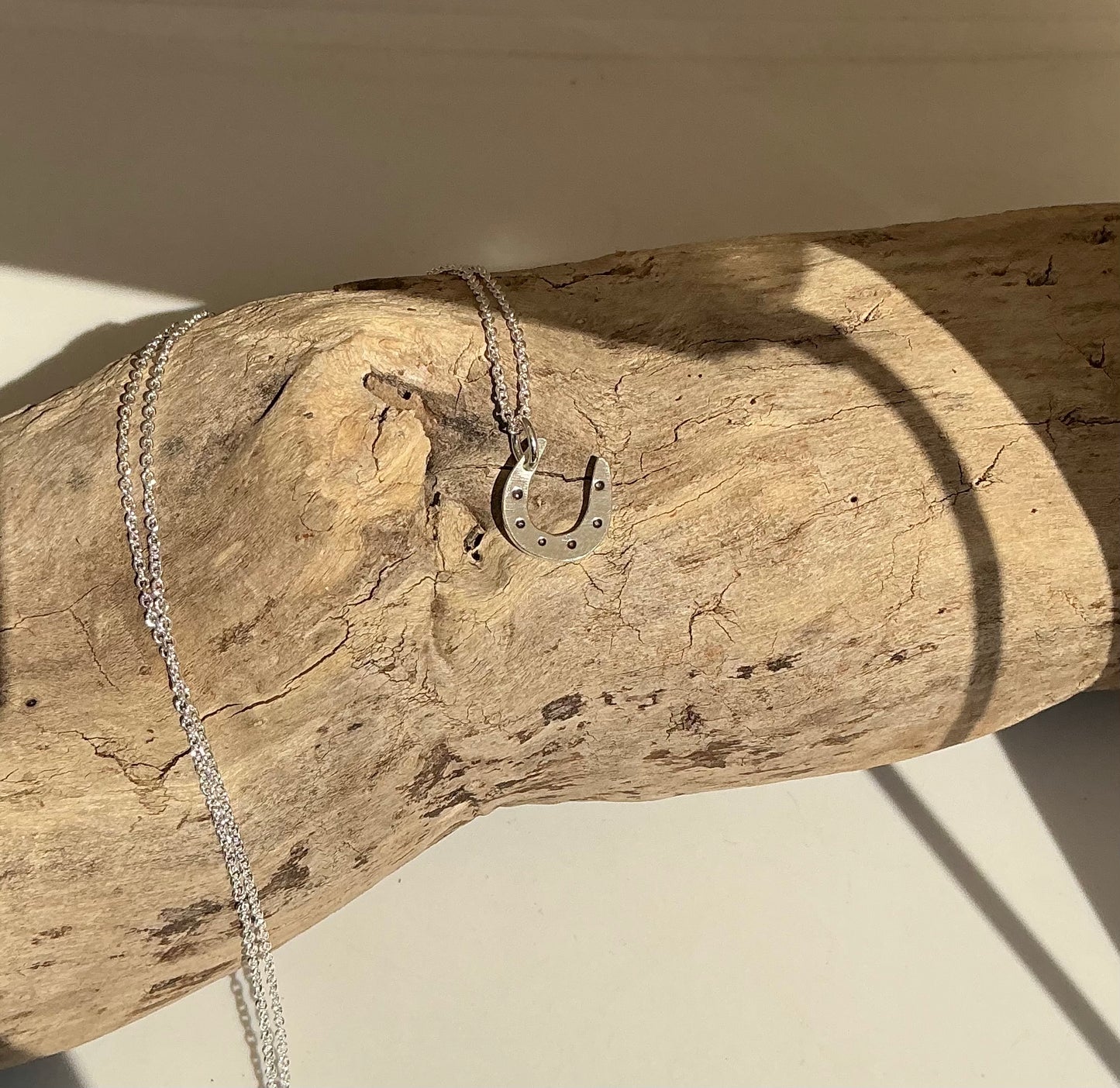 Lucky horseshoe pendant
