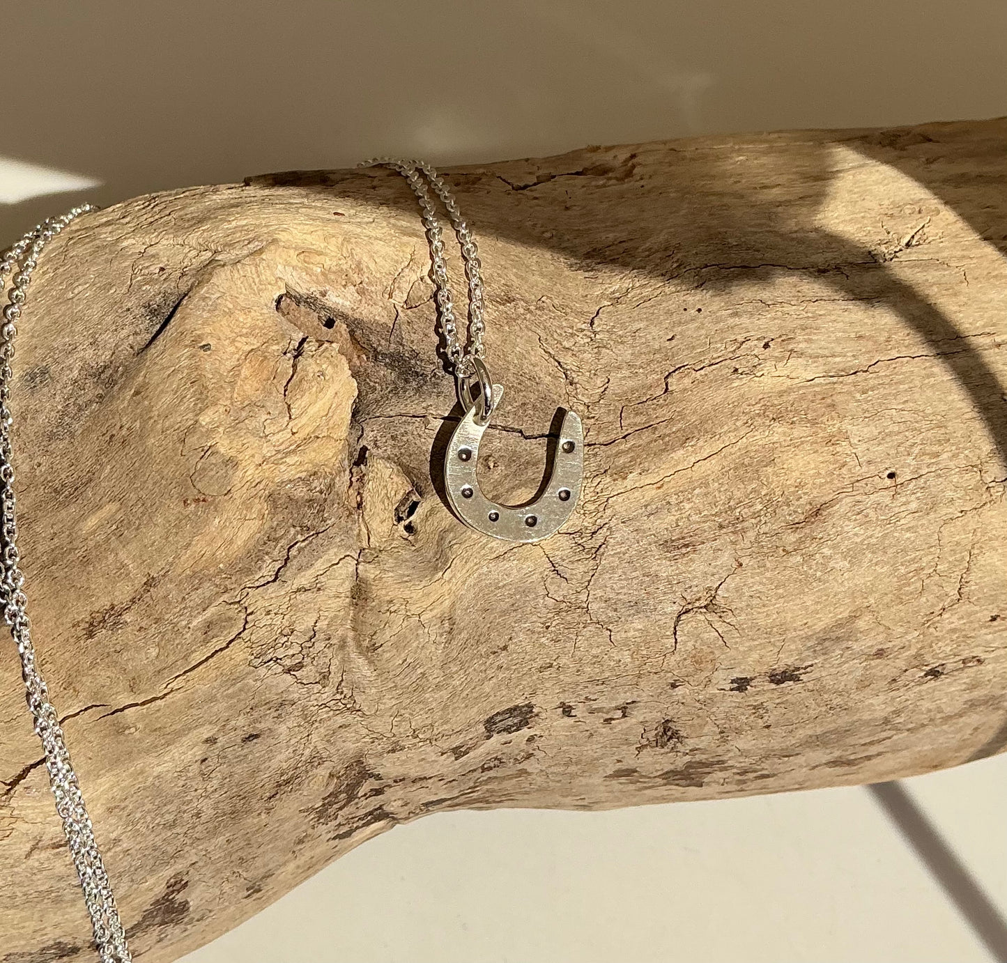 Lucky horseshoe pendant