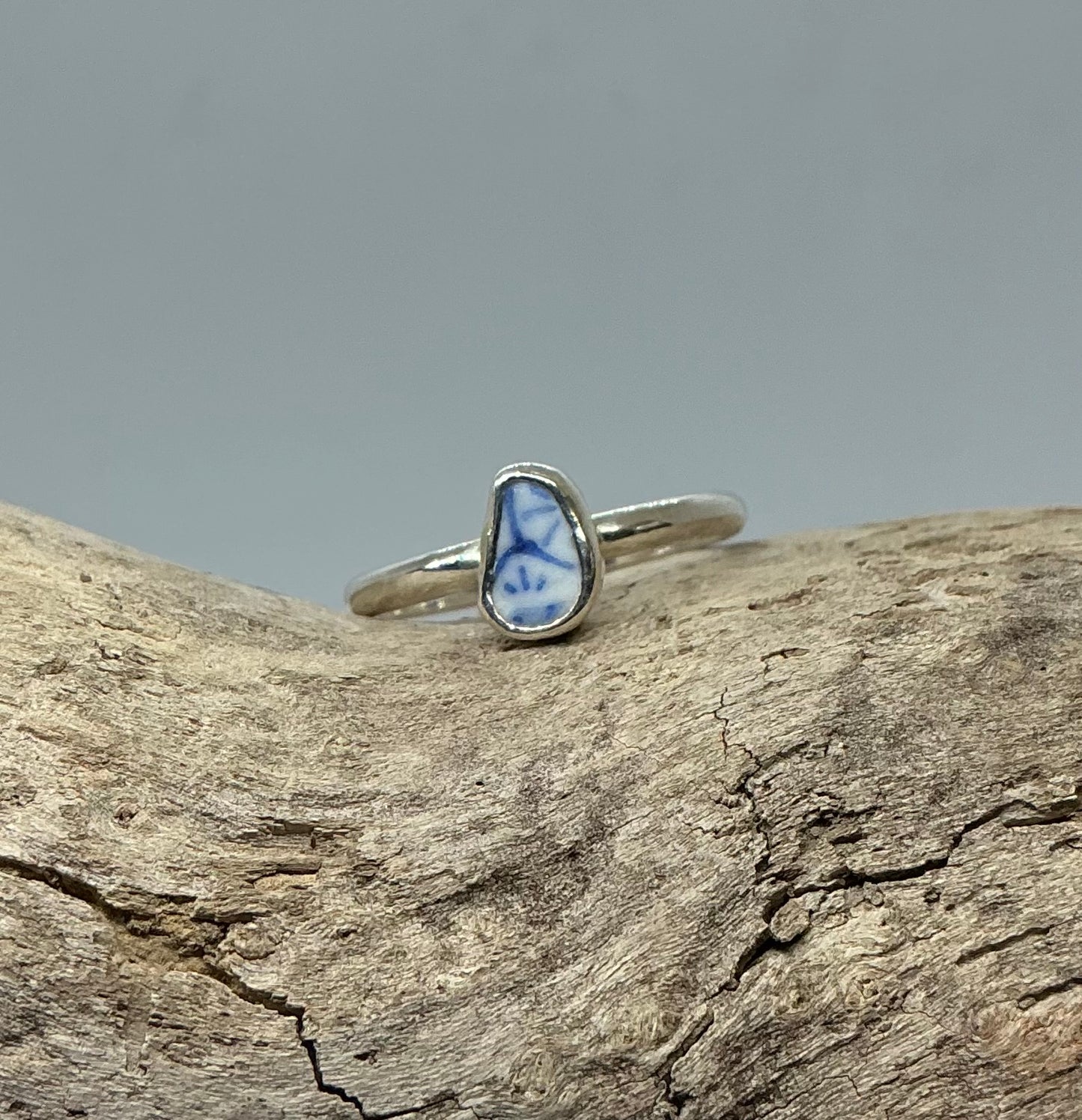 Cute pottery silver ring UK size P1/2