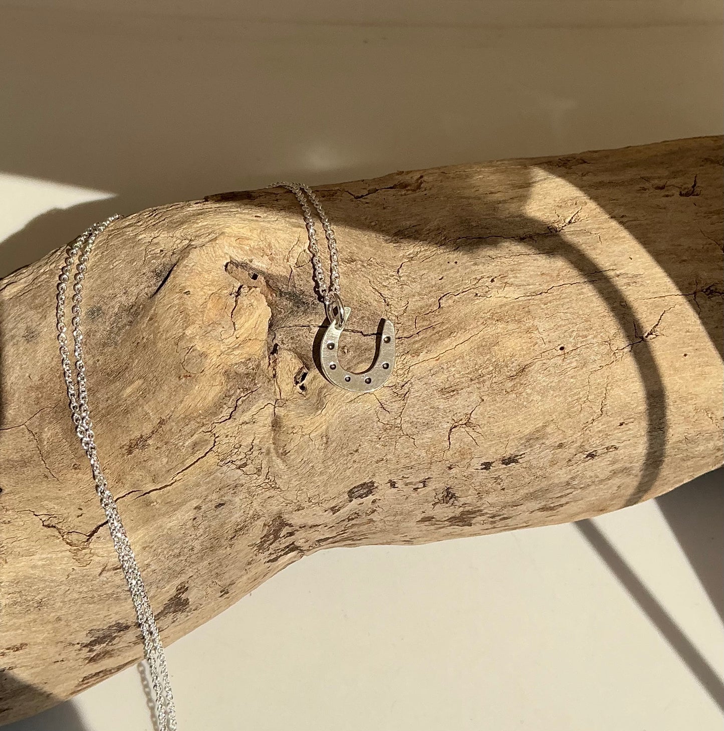 Lucky horseshoe pendant
