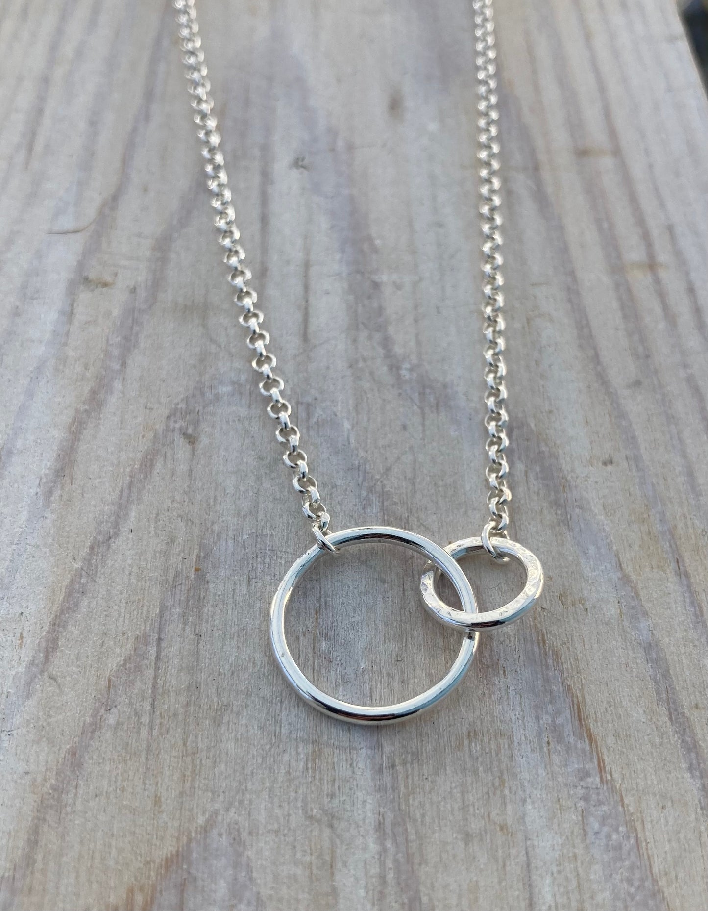 Linked circle pendant