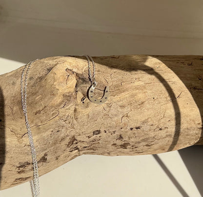 Lucky horseshoe pendant