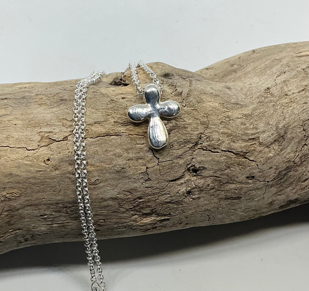 Chunky Cross pendant
