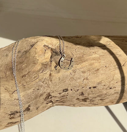Lucky horseshoe pendant