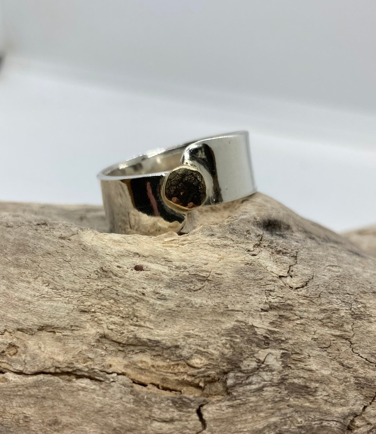 Gold and silver band ring UK size R
