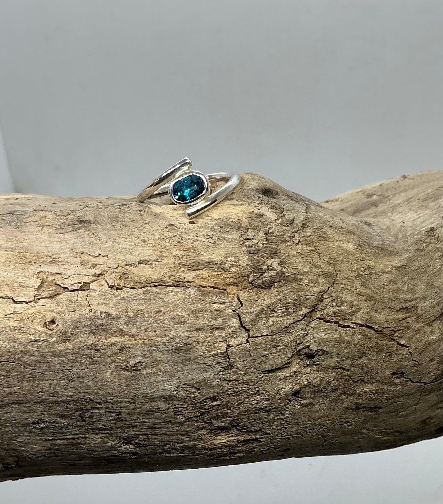 London blue Topaz twist ring UK size M