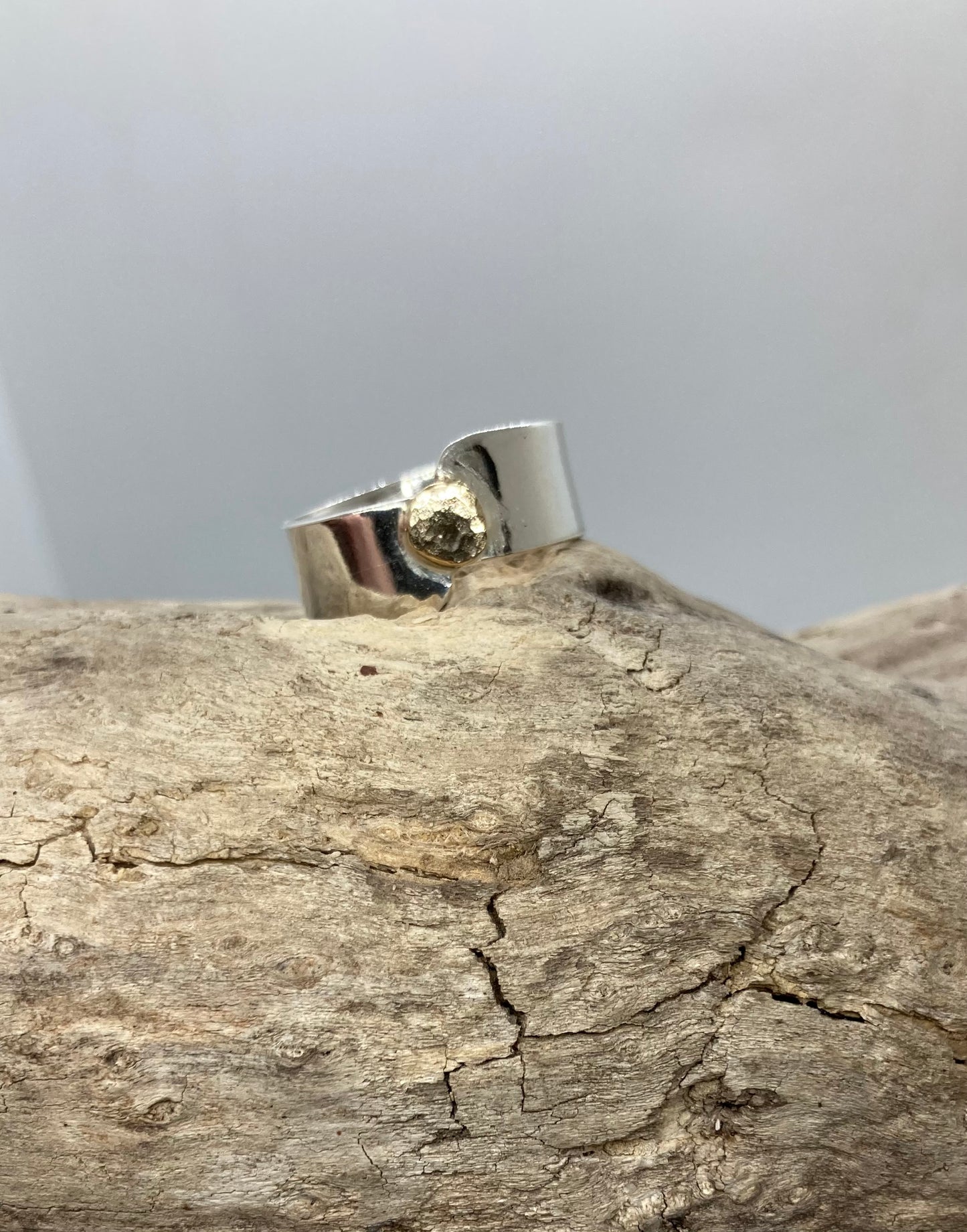 Gold and silver band ring UK size R