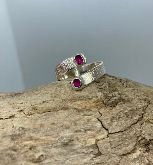 Ruby twist ring UK size O