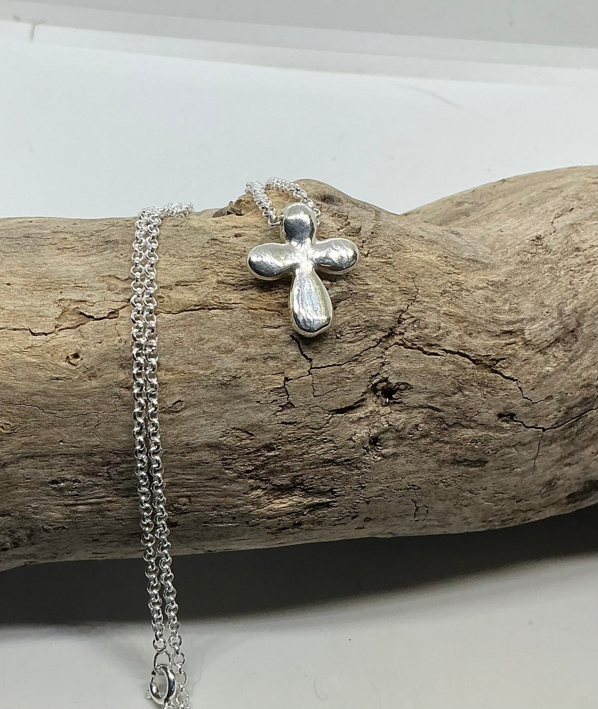 Chunky Cross pendant