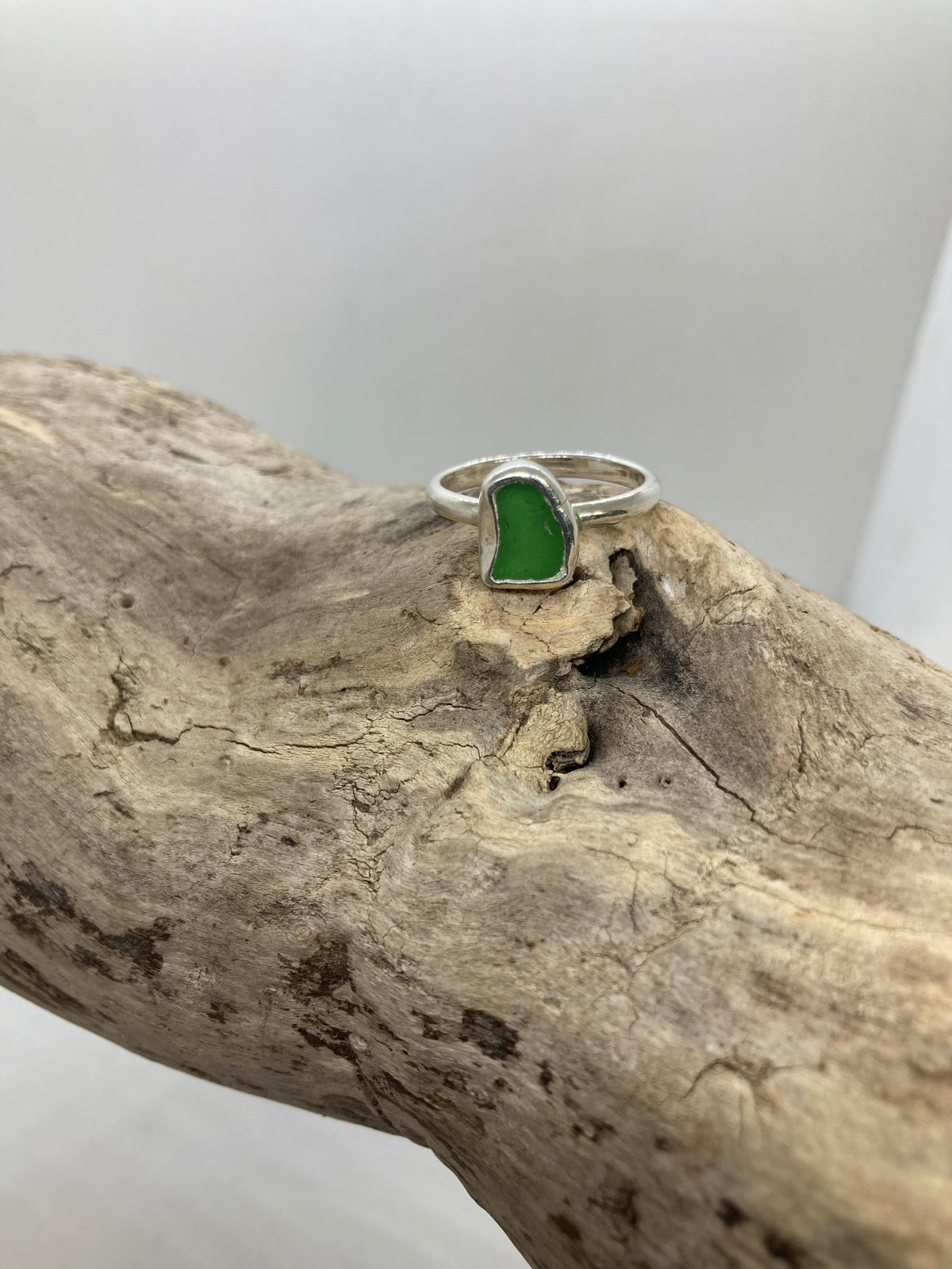 Kelly’s green Seaham sea glass ring UK size N1/2