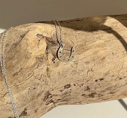 Lucky horseshoe pendant