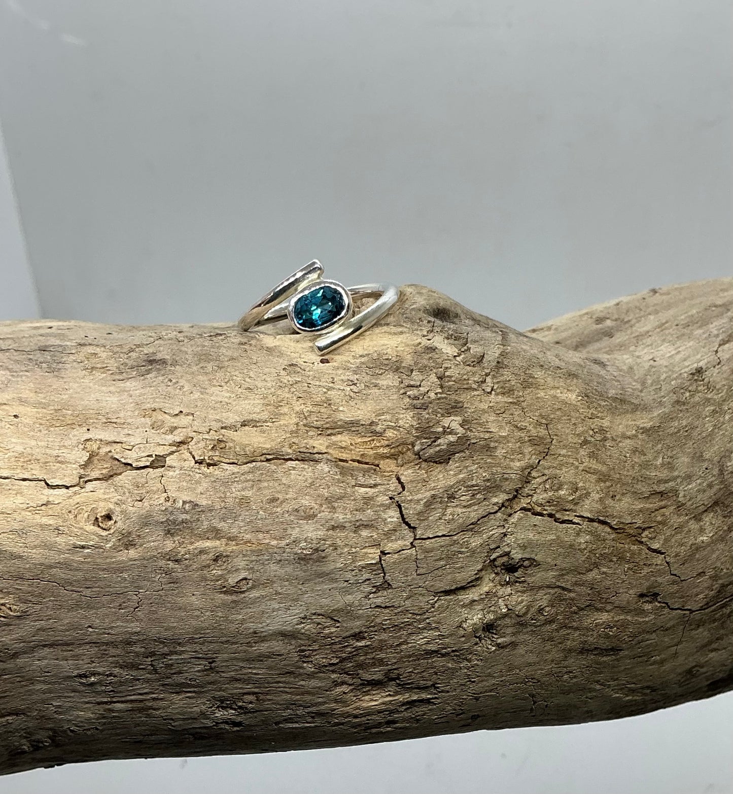 London blue Topaz twist ring UK size M