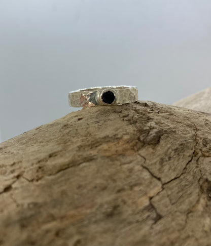 Sapphire hammered band UK size N