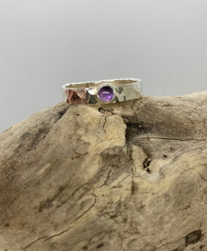 Amethyst hammered band UK size W