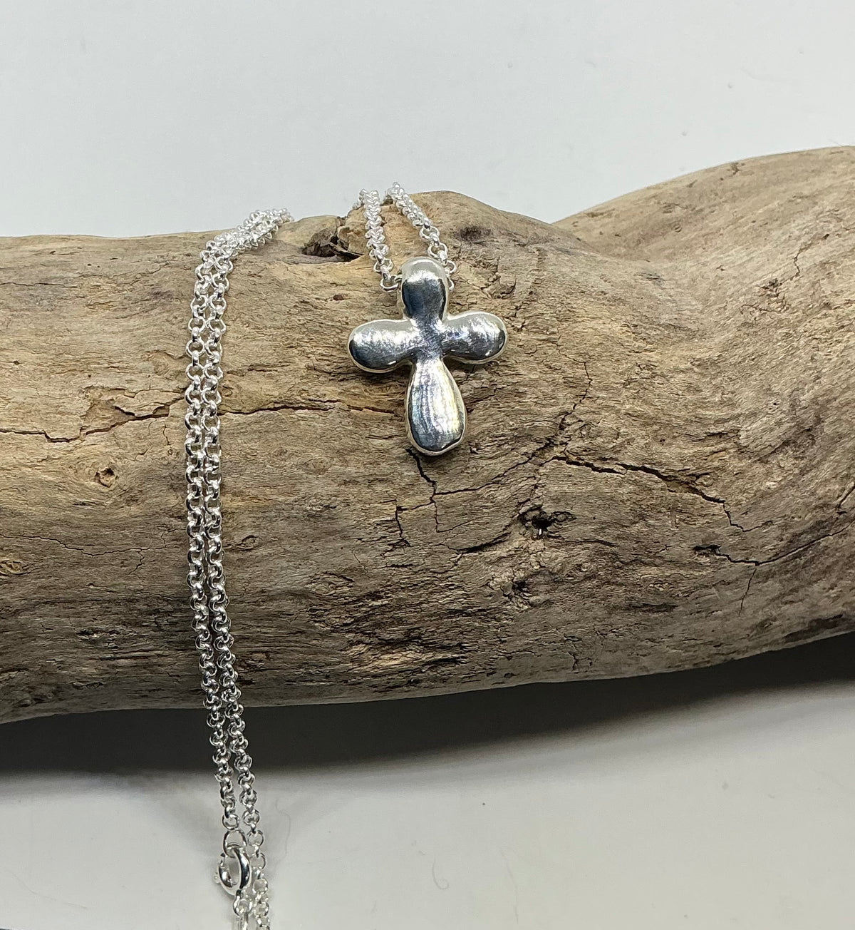 Chunky Cross pendant