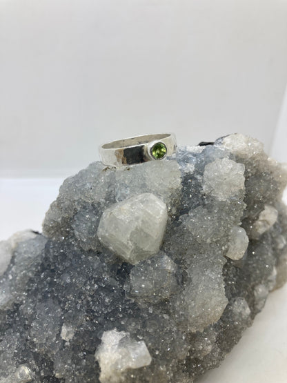 Peridot hammered sterling silver ring UK Size P1/2