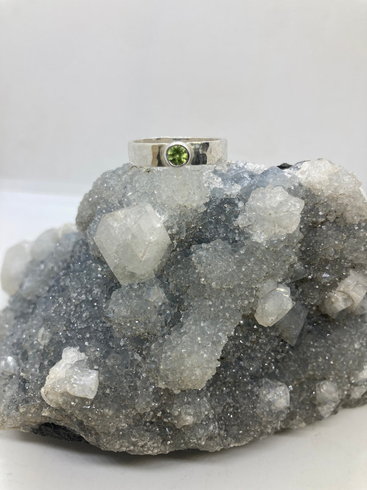 Peridot hammered sterling silver ring UK Size P1/2