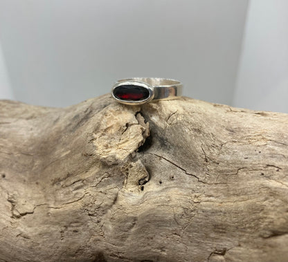 East to West Garnet ring UK size R