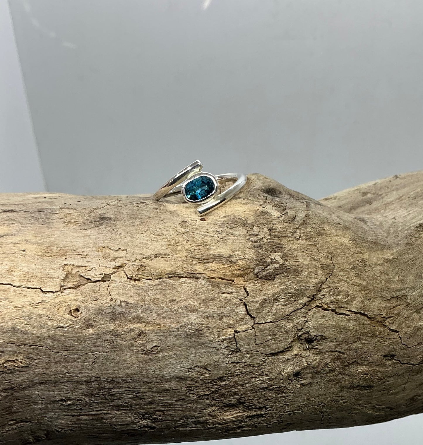 London blue Topaz twist ring UK size M