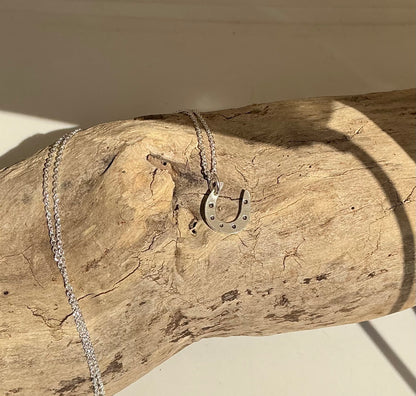 Lucky horseshoe pendant