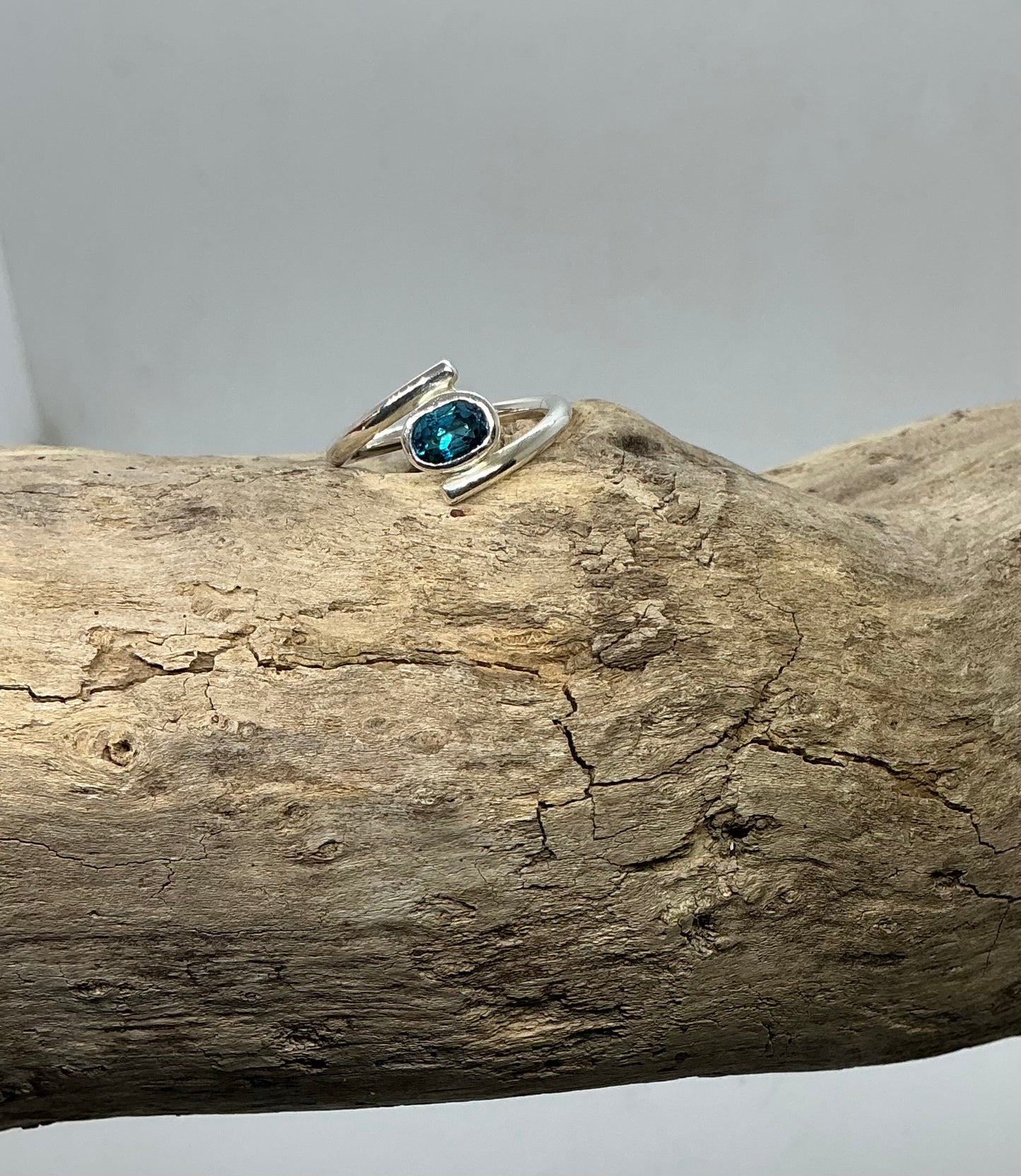 London blue Topaz twist ring UK size M
