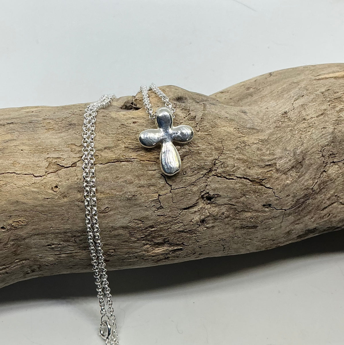 Chunky Cross pendant