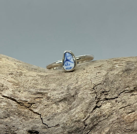 Cute pottery silver ring UK size P1/2