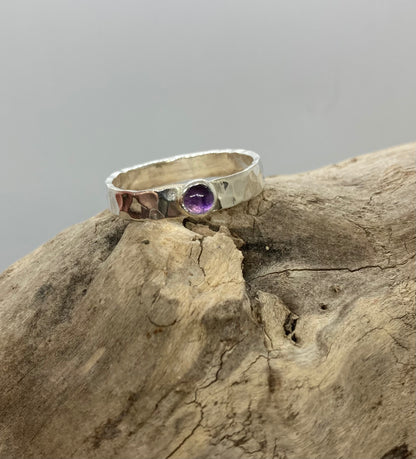 Amethyst hammered band UK size W