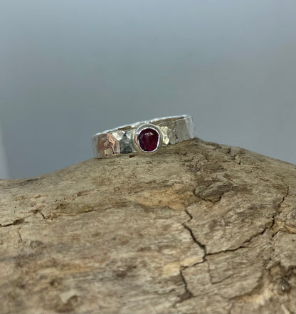 Dimpled Ruby band UK size S