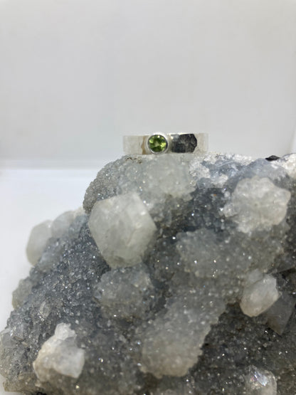 Peridot hammered sterling silver ring UK Size P1/2