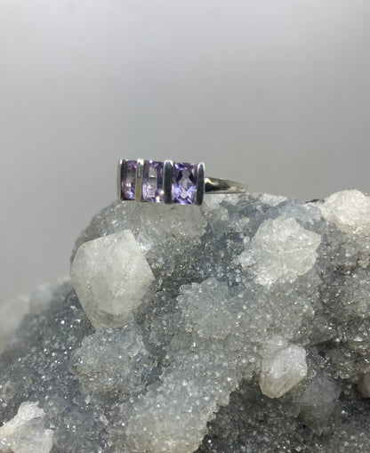 Preloved Amethyst Sterling Silver Ring – UK Size N½