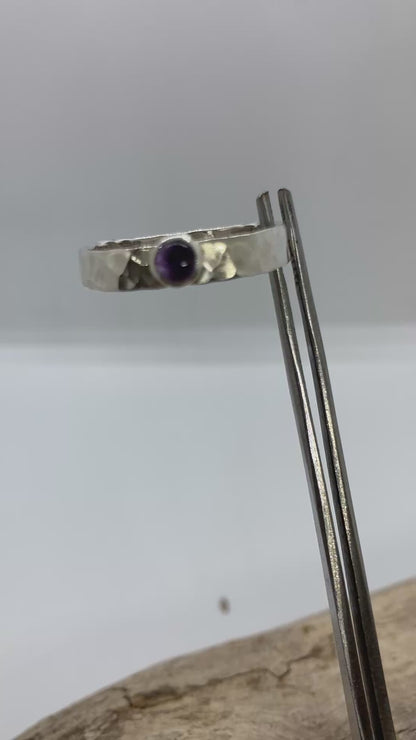 Amethyst hammered band UK size W